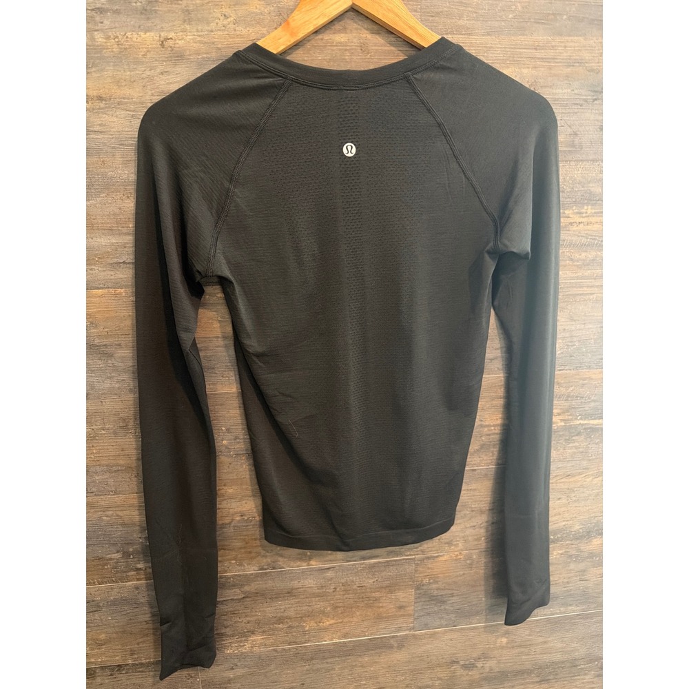 Lululemon Swiftly Tech Long Sleeve Crew 2.0 Black Size 6 Activewear Top